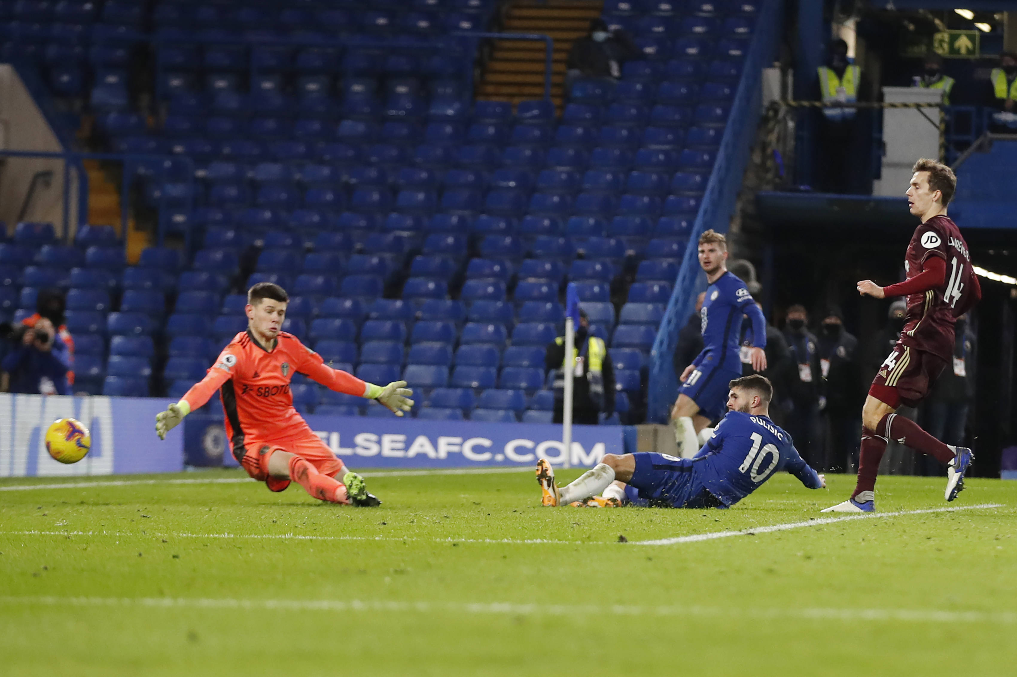 队一直以其 队一直以其